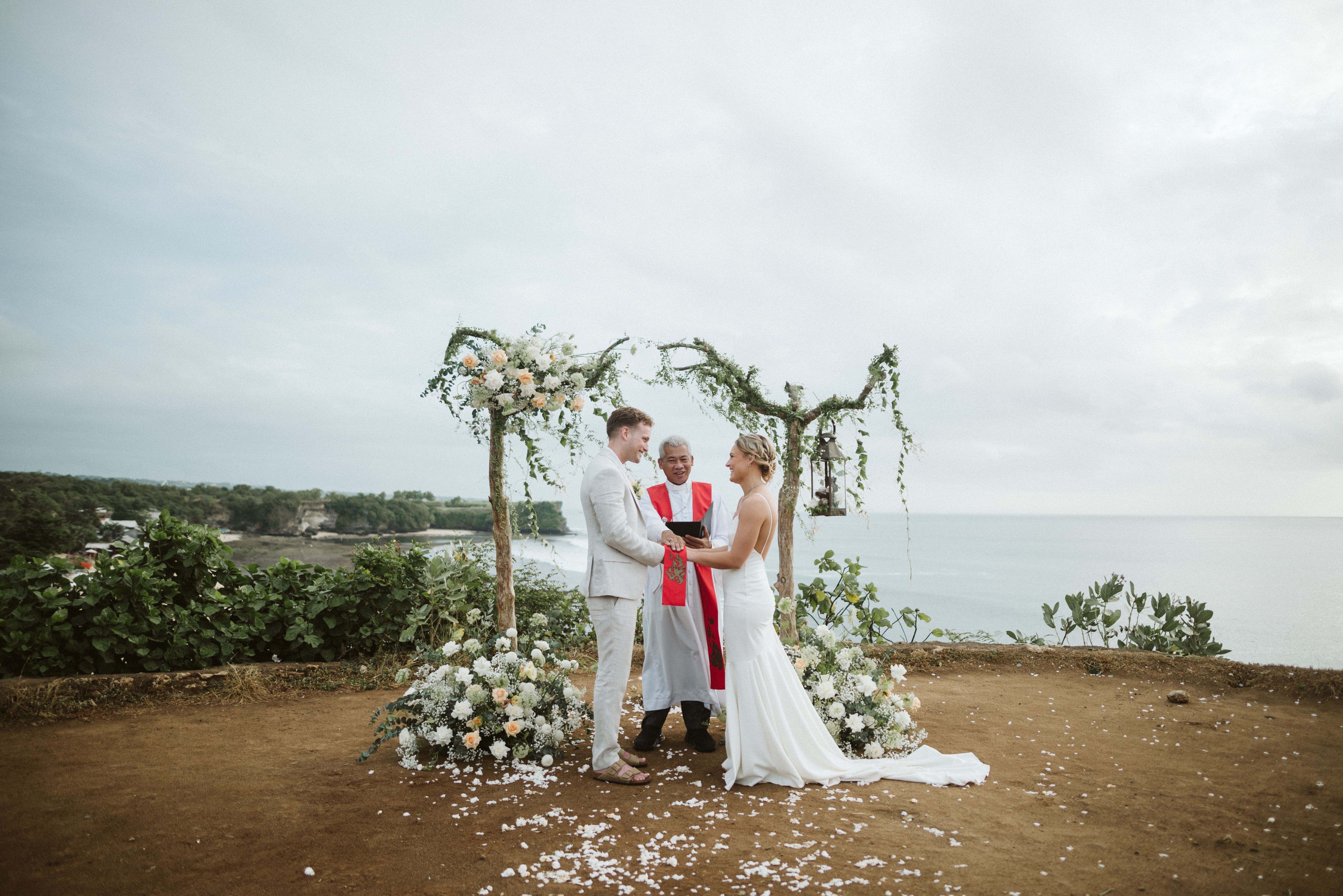 bali-elopement-couple-intimate-embrace.jpg